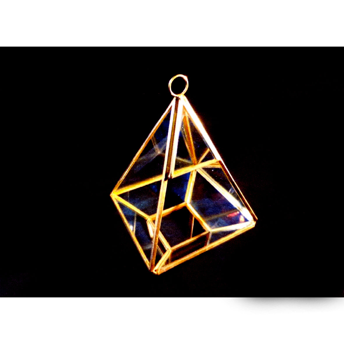 Piramide De Cristal Dorado